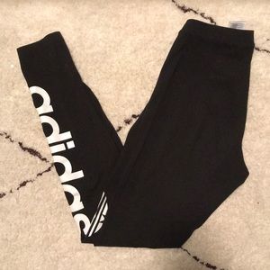LIKE NEW! ADIDAS LOGO LEGGINGS
